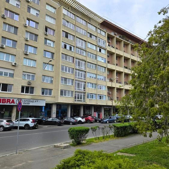Apartament cu 2 camere decomandat în Sala Palatului