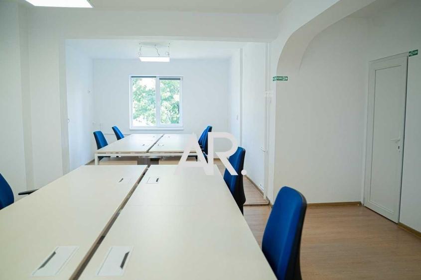 Casă cu 4 camere cu Teren 550 Mp în Central