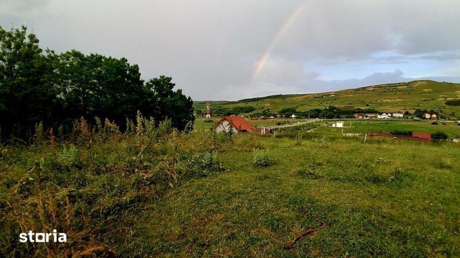 Teren de 1200 mp, în Căianu