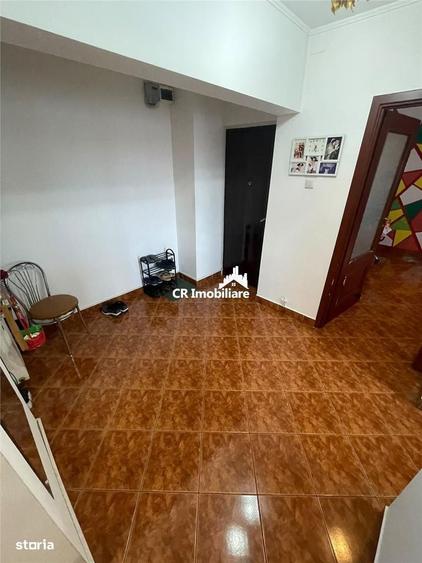 Apartament cu 3 camere decomandat în Sud