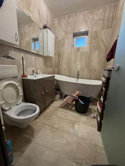 Apartament cu 3 camere decomandat în Dumbrăvița