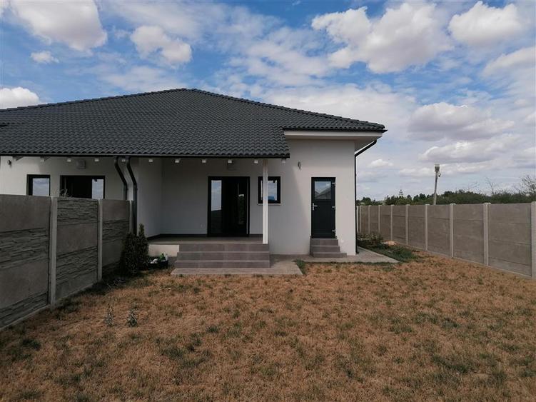 Casă cu 3 camere cu Teren 330 Mp în Exterior Nord