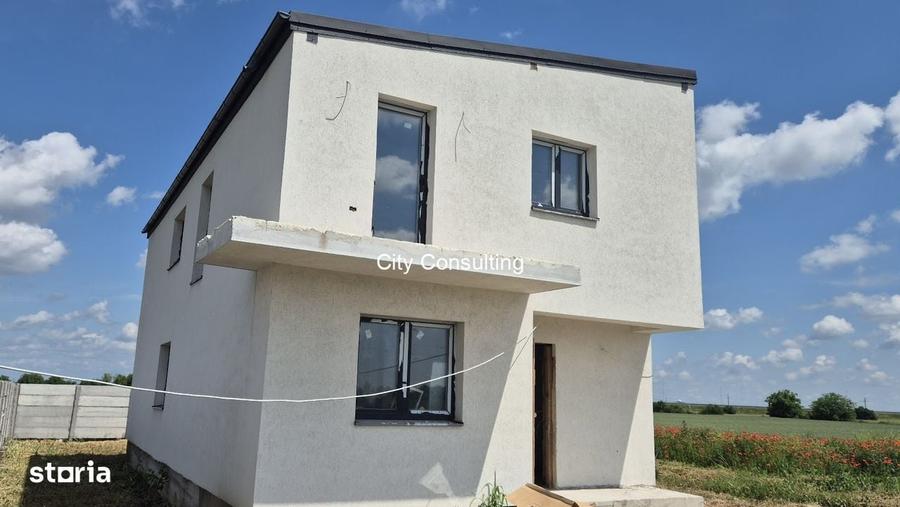 Casă cu 4 camere în Dimieni