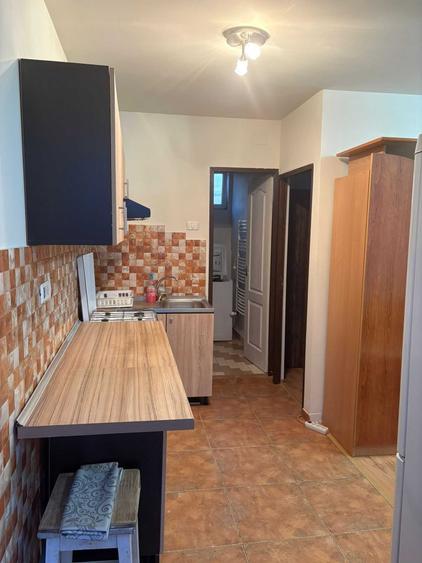Apartament cu 2 camere semidecomandat în Apusului