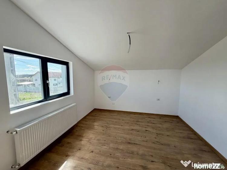 Casă cu 3 camere cu Teren 400 Mp în Golești
