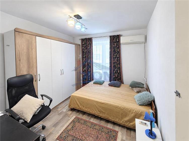 Apartament cu 3 camere decomandat în Dristor