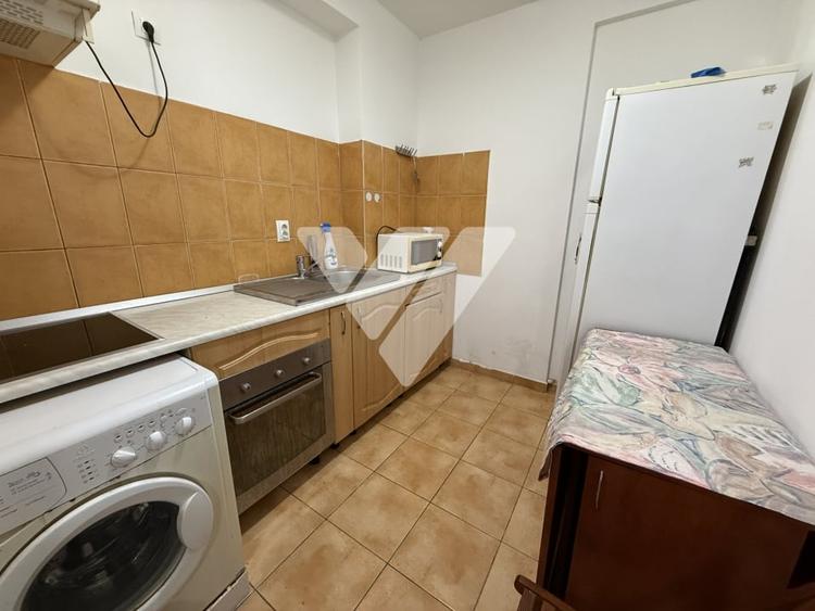 Apartament cu 2 camere decomandat, mobilat în Broscărie
