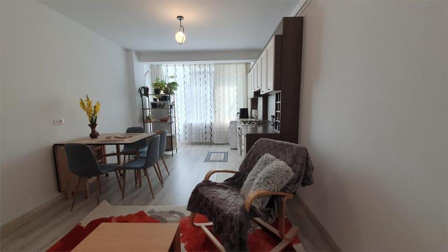 Apartament cu 3 camere decomandat în Burdujeni