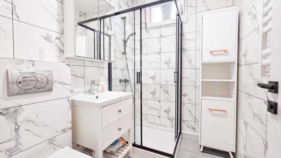 Apartament cu 2 camere semidecomandat, mobilat în 1 Mai