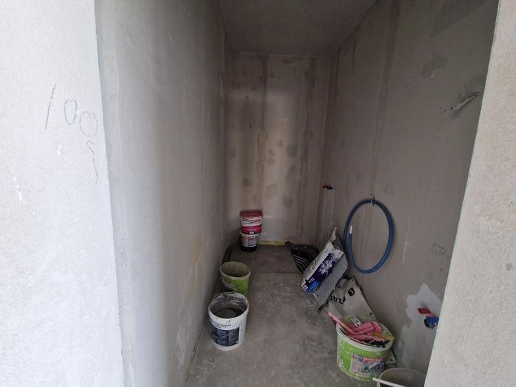 Duplex cu 5 camere cu Canalizare în Iris