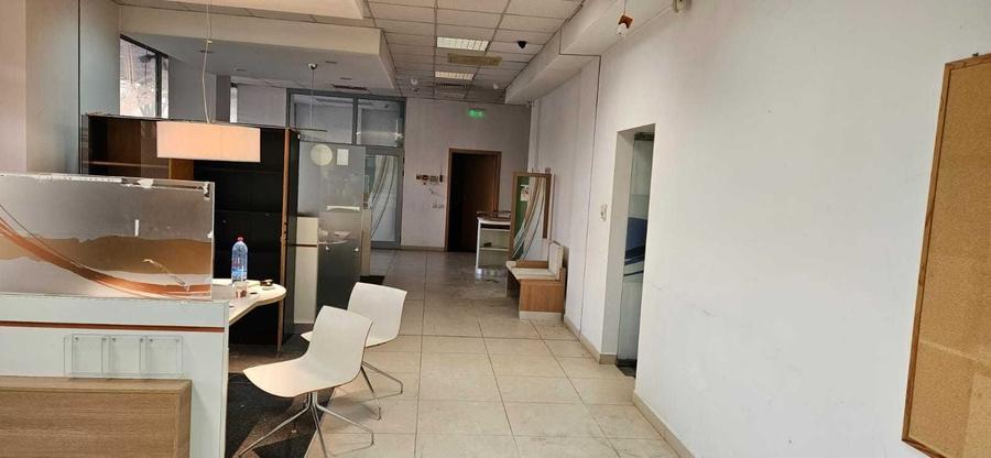 Spațiu comercial, de 210 mp, în Dacia
