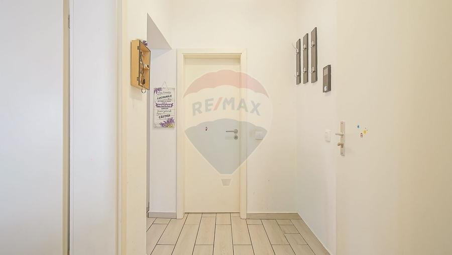 Apartament cu 3 camere decomandat, mobilat în Tractorul