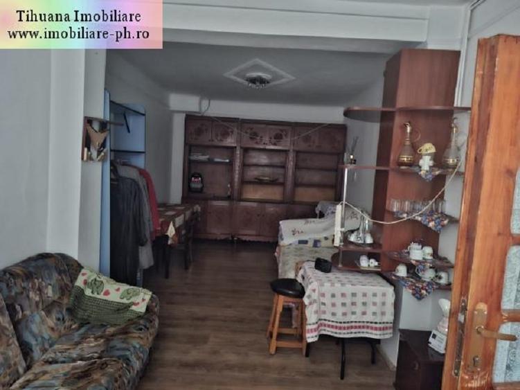 Casă individuală cu 8 camere cu Canalizare în Eroilor