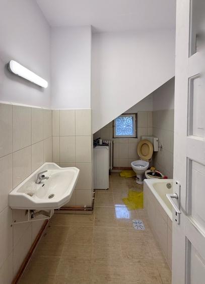 Casă individuală cu 3 camere cu Canalizare în Ultracentral