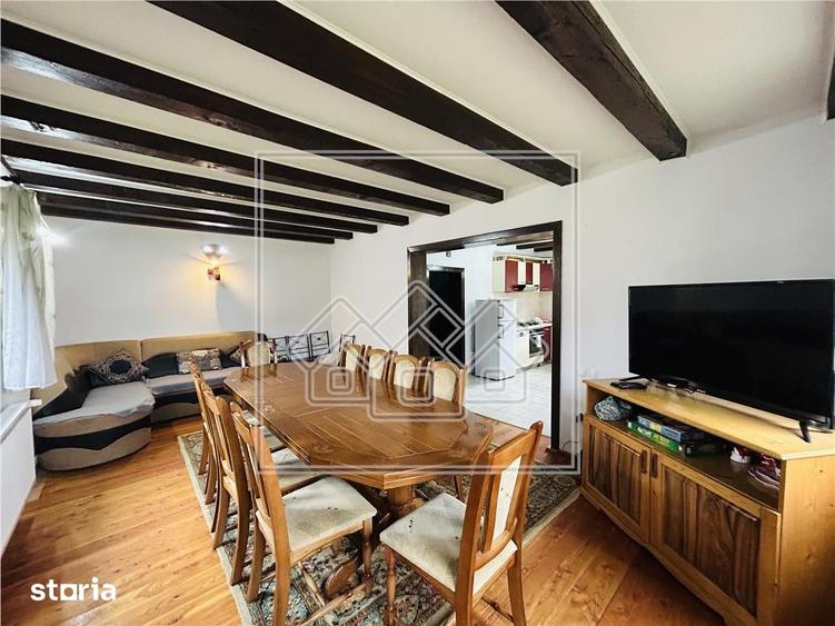 Casă cu 5 camere cu Teren 3400 Mp în Porumbacu de Jos