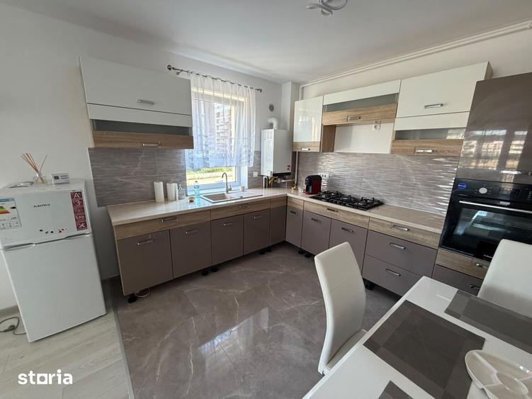 Apartament cu 3 camere în Tractorul