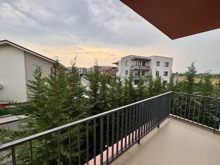 Apartament cu 2 camere decomandat în Lacu