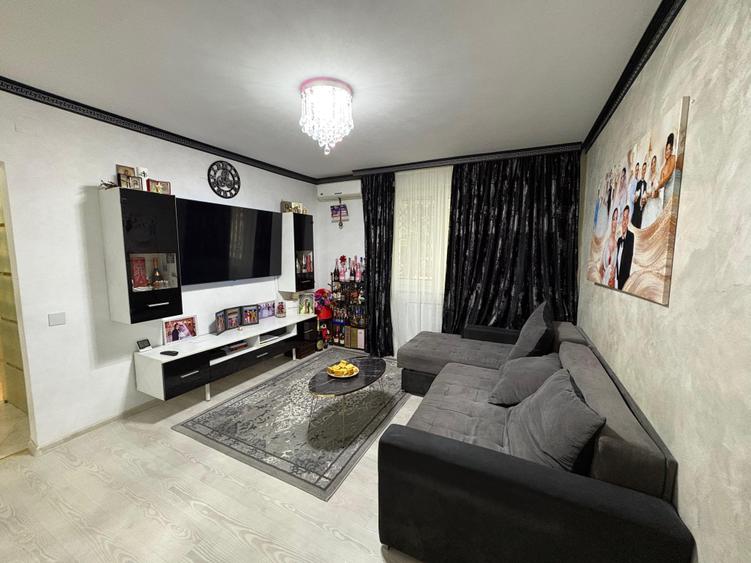 Apartament cu 2 camere semidecomandat în Gara de Nord
