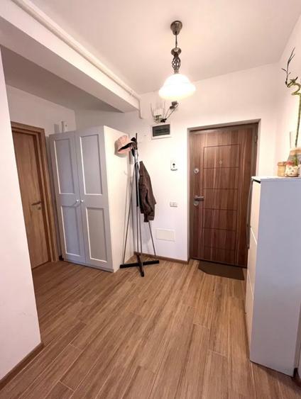 Apartament cu 2 camere semidecomandat în Mihai Bravu