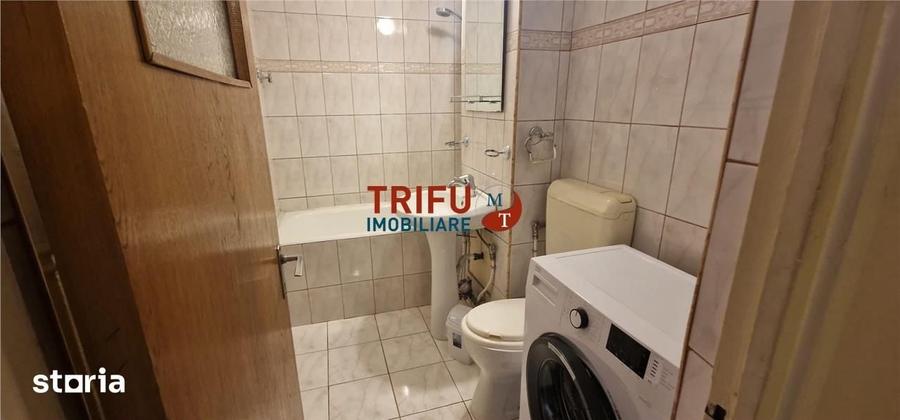 Apartament cu 3 camere decomandat în Lipoveni