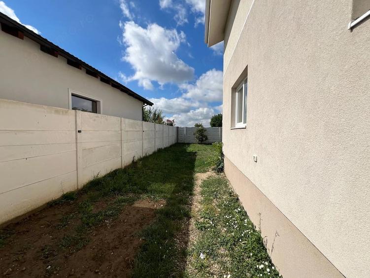 Casă cu 3 camere cu Teren 250 Mp în Giroc