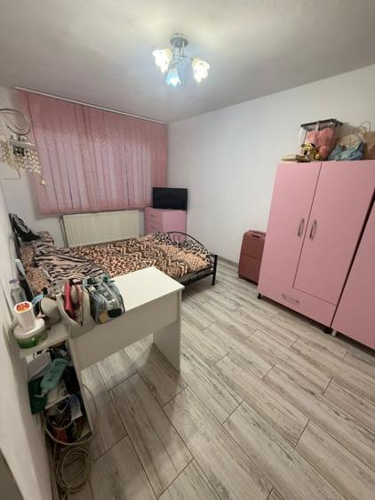 Apartament cu 3 camere semidecomandat în Gheorgheni
