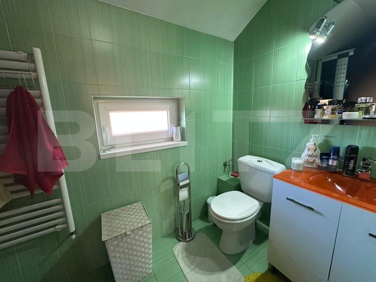 Casă individuală cu 7 camere cu Canalizare în Cetate