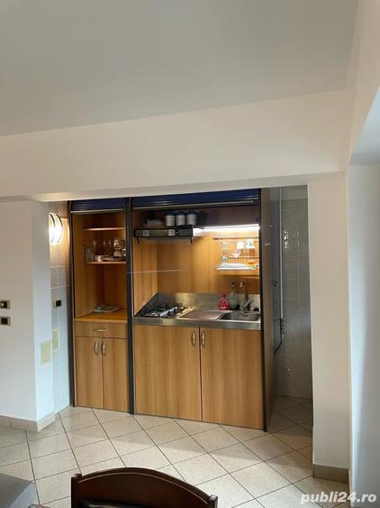 Apartament cu 3 camere decomandat, mobilat în Decebal