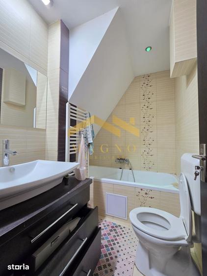 Casă cu 7 camere cu Teren 456 Mp în Central
