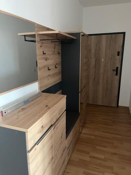 Apartament cu 3 camere semidecomandat în Fratelia