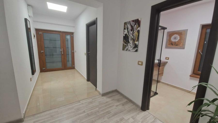 Casă cu 4 camere cu Teren 1000 Mp în Fundeni