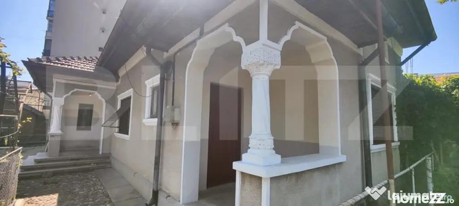 Casă cu 5 camere cu Teren 818 Mp în Central