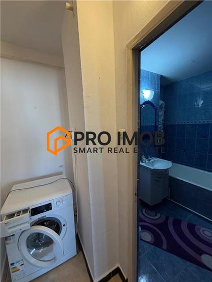 Apartament cu 3 camere semidecomandat, mobilat în Unirii Sud