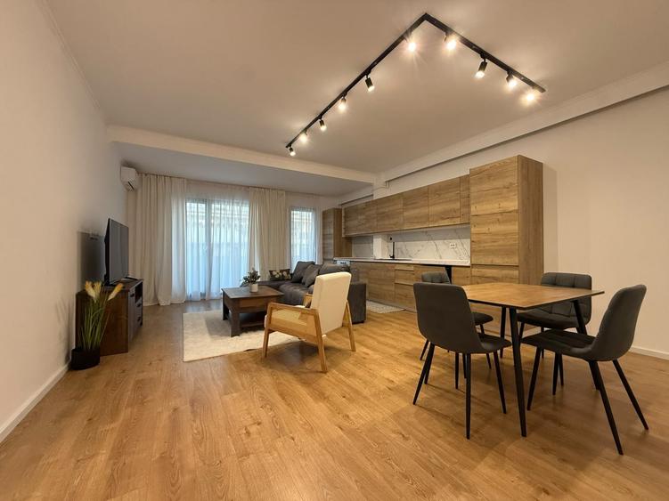 Apartament cu 2 camere semidecomandat, mobilat în Florești