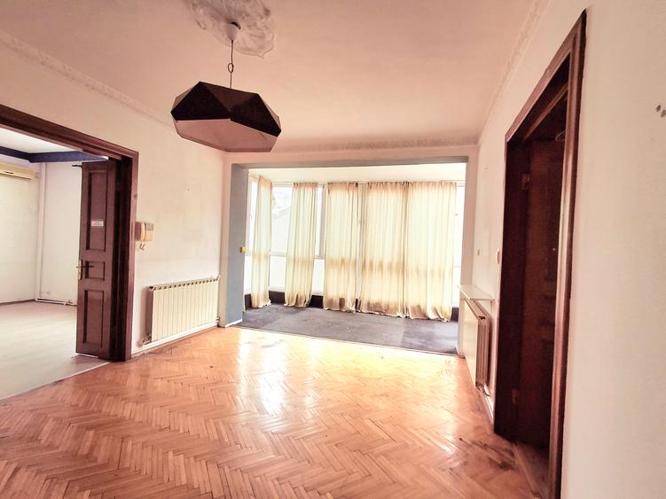 Casă individuală cu 12 camere cu Teren 500 Mp în Unirii