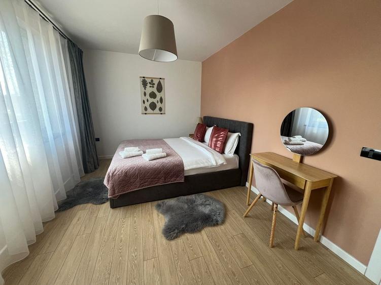 Apartament cu 2 camere semidecomandat, mobilat în Poiana Brașov