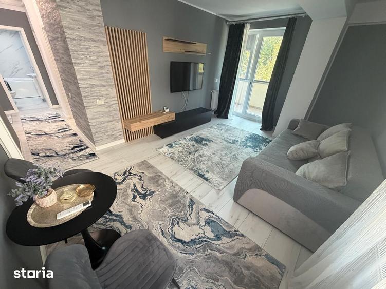 Apartament cu 3 camere decomandat, mobilat în Central