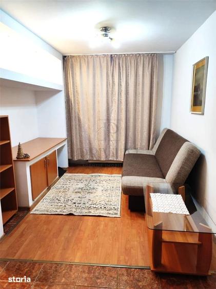 Apartament cu 4 camere decomandat în Lipovei