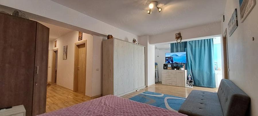 Apartament cu 3 camere decomandat în Colentina