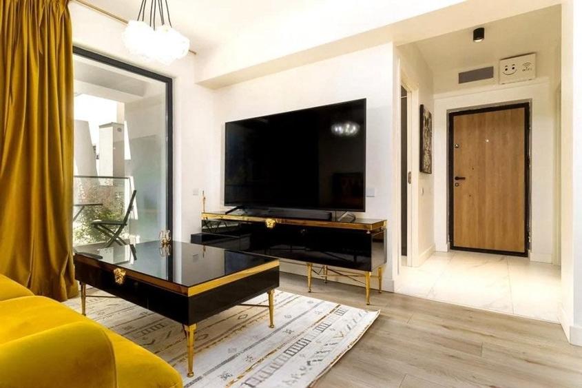 Apartament cu 2 camere semidecomandat, mobilat în Aviației