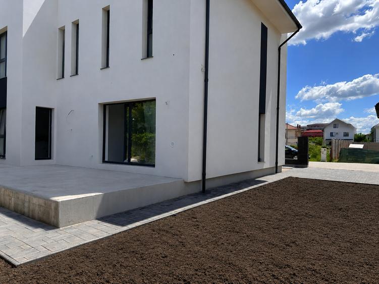 Casă individuală cu 5 camere cu Canalizare în Bragadiru