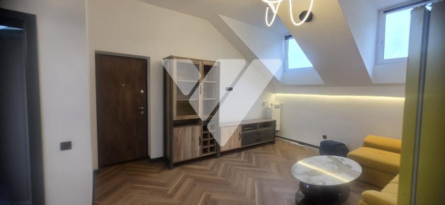 Apartament cu 3 camere decomandat, mobilat în Turnișor