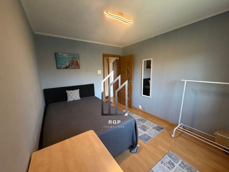 Apartament cu 3 camere decomandat în Nufărul