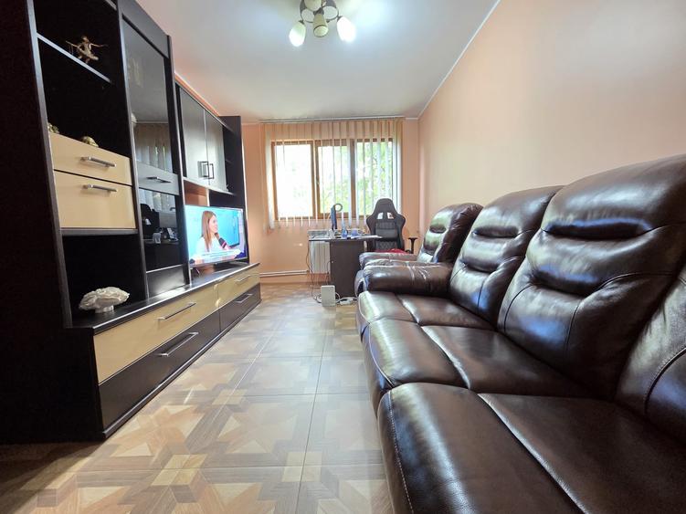 Apartament cu 2 camere decomandat în Micro 13