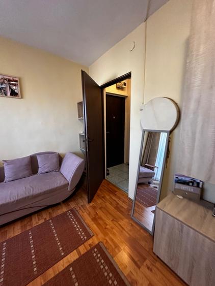 Garsonieră decomandată în Central