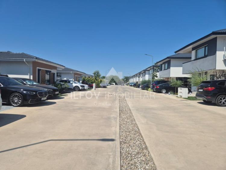 Casă cu 4 camere cu Teren 330 Mp în Tunari