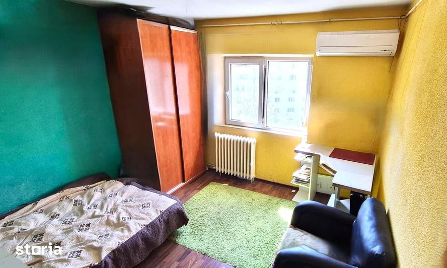 Apartament cu 3 camere decomandat în Tei