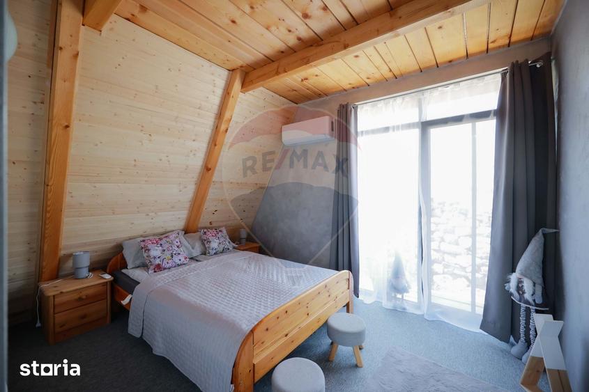 Casă cu 4 camere cu Teren 1003 Mp în Saca