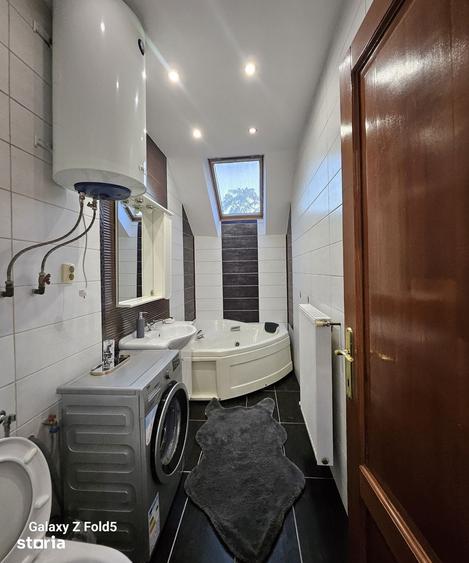 Apartament cu 3 camere decomandat în Orașul Nou