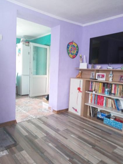 Casă individuală cu 5 camere cu Teren 2400 Mp în Războieni